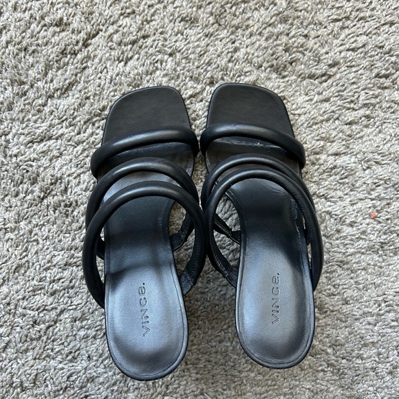 NWOB Vince Sandals, Size 8.5 - Picture 2 of 3
